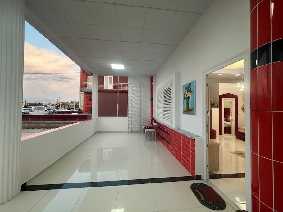Апартаменты Studio Near Tirana Airport 2- Self Check-In Free Parking Valias Экстерьер фото
